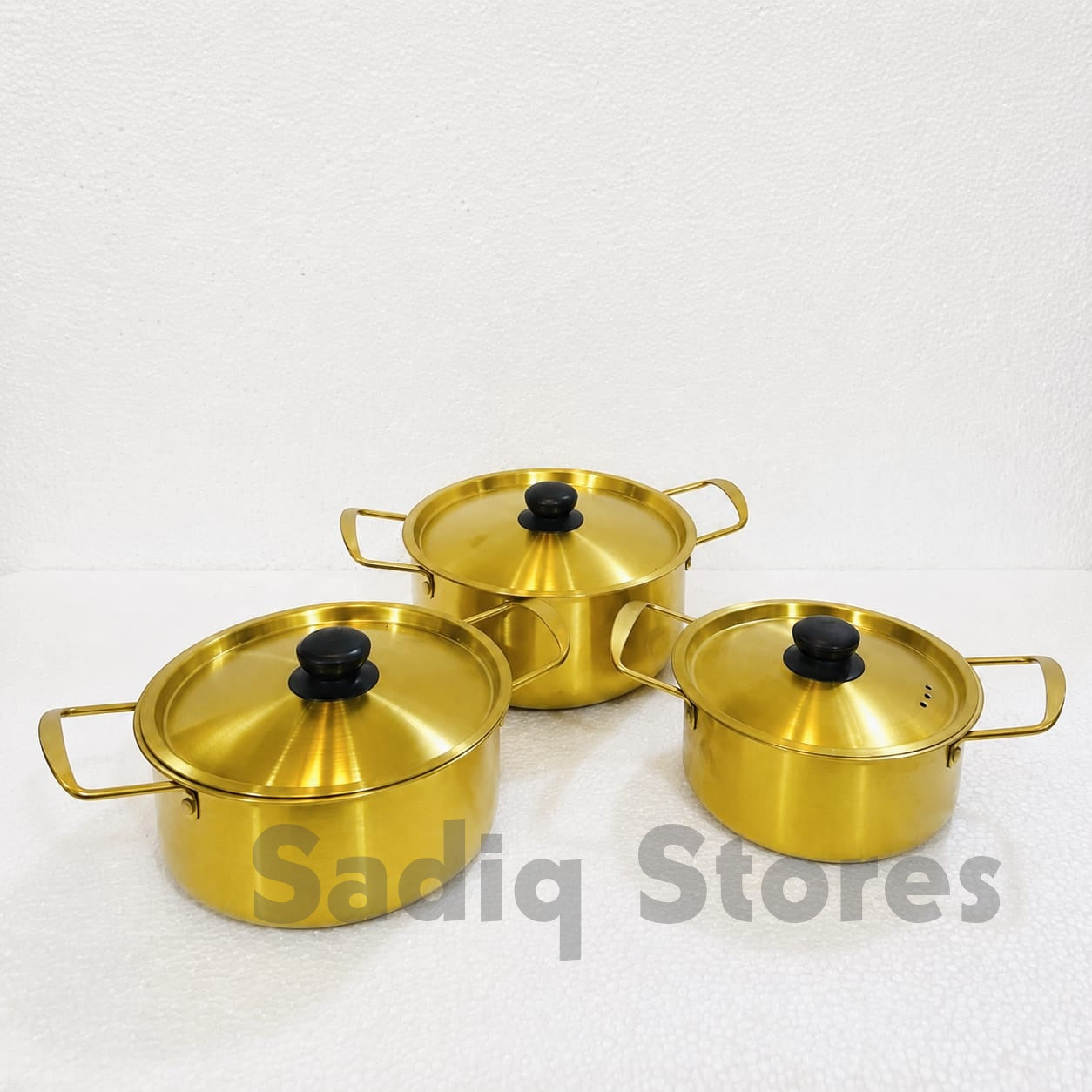 Golden serving pots set of 3 pcs